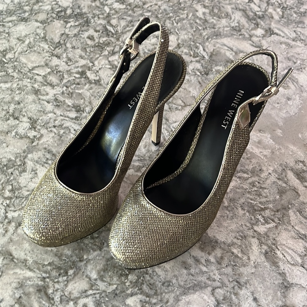 Nine West gold/silver 4in platform heels - Picture 3 of 9